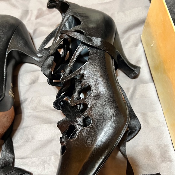 Peter Fox - Devine and Extraordinary Size 6 Heels Black wit lace - Picture 14 of 16